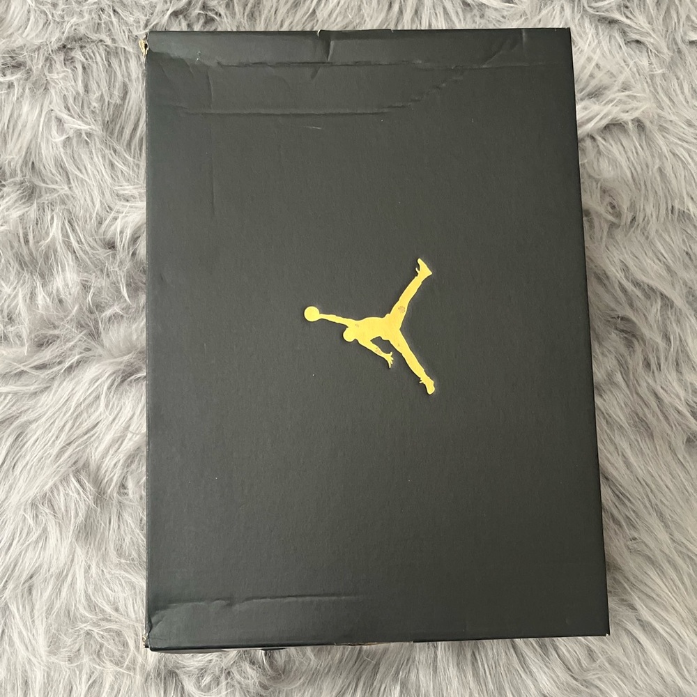 New Jordan 1 Low Reverse Bred - Picture 9 of 10